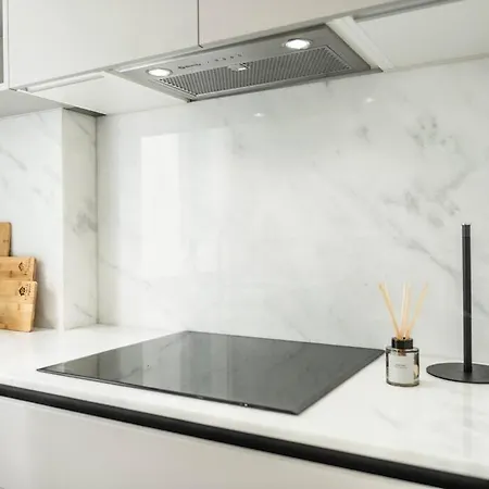Sophisticated & Private Terrace - Center By Rems