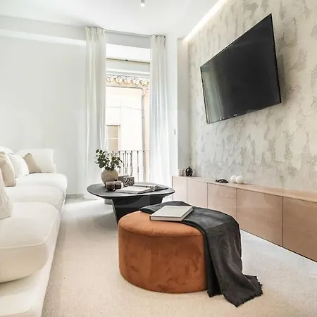 Sophisticated & Private Terrace - Center By Rems Apartment *