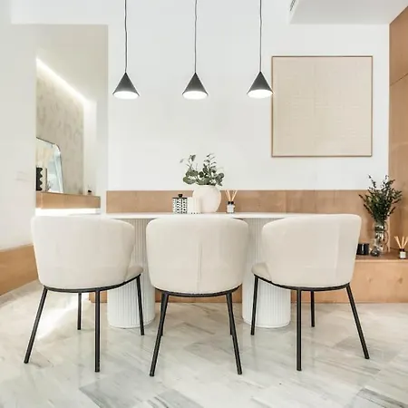 Sophisticated & Private Terrace - Center By Rems *